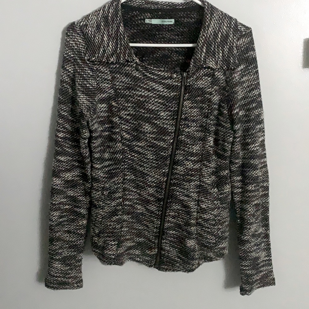 Warm cardigan/ jacket. Black and white. Zipper and working too buttons.